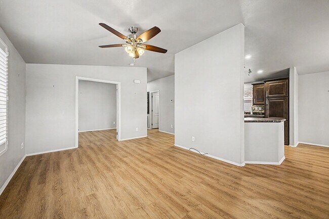 1702 E Michelle Dr Phoenix, AZ 85022 photo 5
