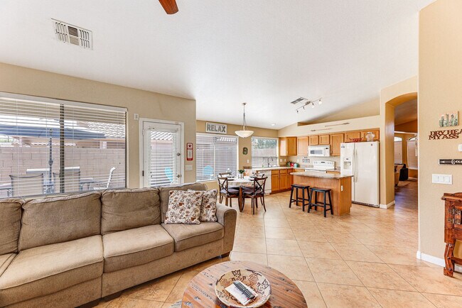 43854 W Cahill Dr Maricopa, AZ 85138 photo 3