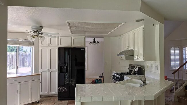 5268 Dixon Rd Oceanside, CA 92056 photo 2