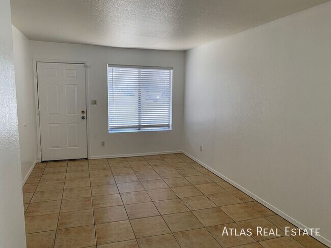 128 W Inglewood St Mesa, AZ 85201 photo 2