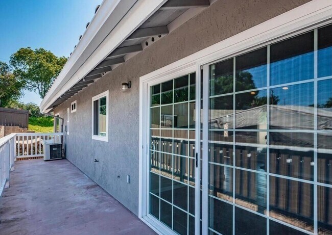 1370 Palomar Pl Vista, CA 92084 photo 4