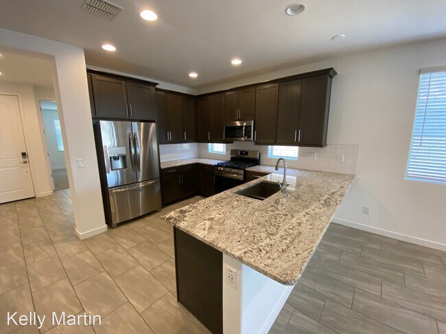 2216 W Dunbar Dr Phoenix, AZ 85041 photo 5