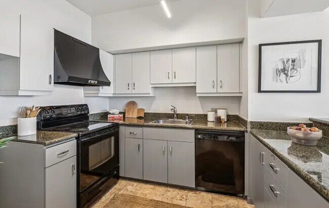 6363 Christie Ave Emeryville, CA 94608 photo 2