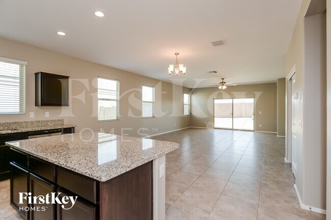 28335 N Chalcocite St San Tan Valley, AZ 85143 photo 5