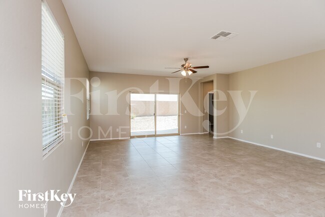 28335 N Chalcocite St San Tan Valley, AZ 85143 photo 4