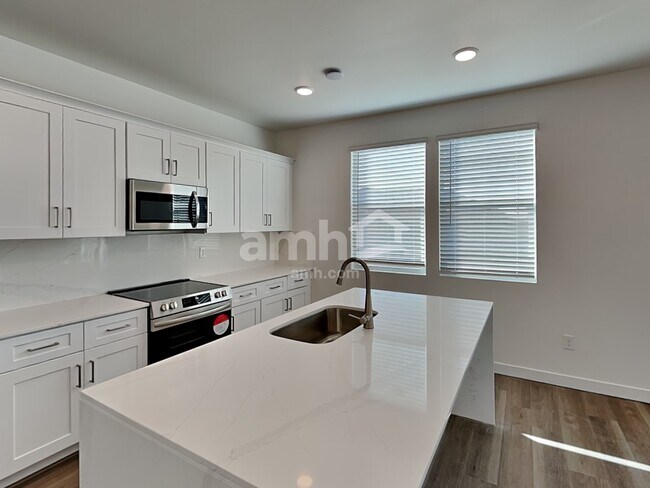 25764 N 184th Dr Surprise, AZ 85387 photo 3
