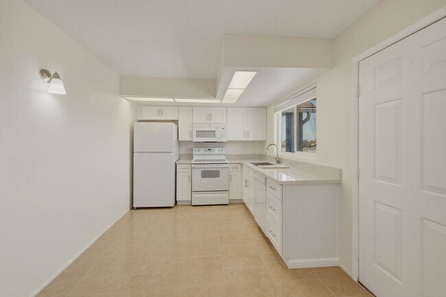 45 N Phyllis Mesa, AZ 85201 photo 3