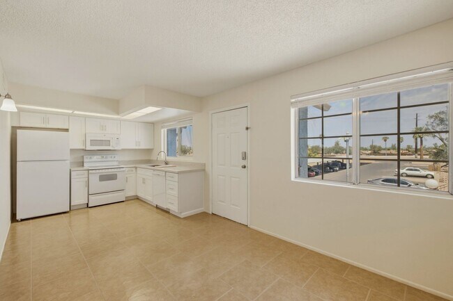 45 N Phyllis Mesa, AZ 85201 photo 2
