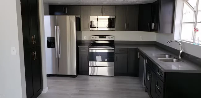 7318 W Sierra St Peoria, AZ 85345 photo 3