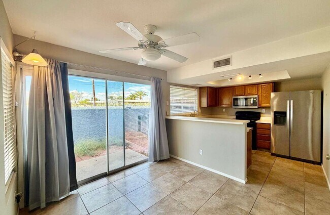 3506 E Montreal Pl photo 5