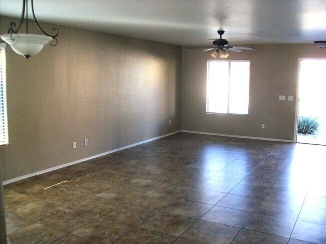 2333 E Meadow Lark Way San Tan Valley, AZ 85140 photo 5