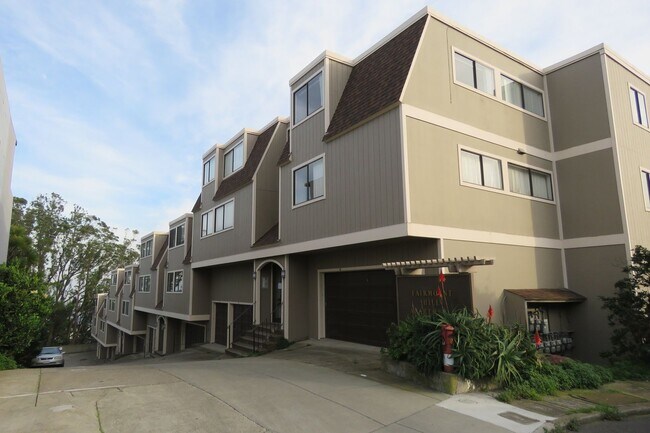 2031-2037 Castro St San Francisco, CA 94131 photo 2