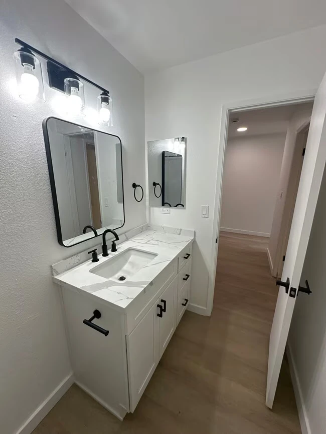 Serra Grove Apartments photo 3