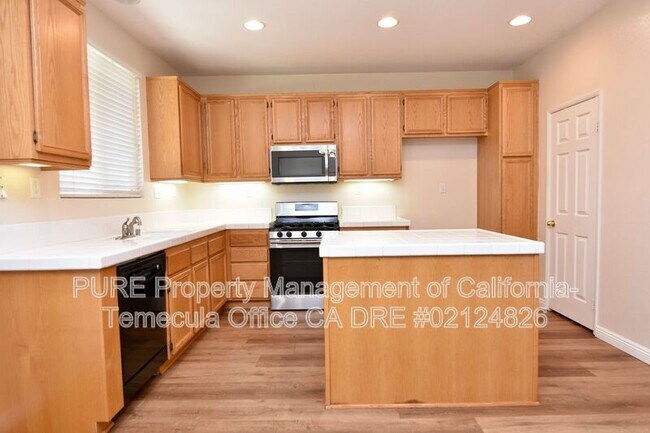 38285 Sevilla Ave Murrieta, CA 92563 photo 4