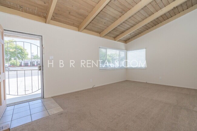 1261 N Tracy Blvd Tracy, CA 95376 photo 2