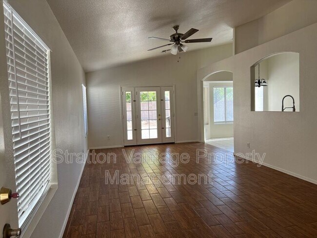 775 E Baylor Ln Chandler, AZ 85225 photo 4