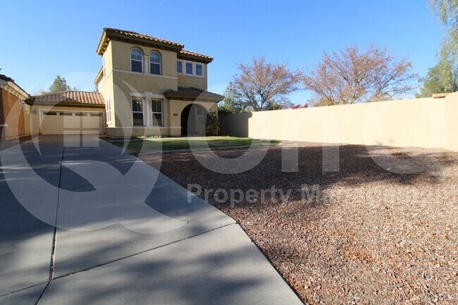 1150 N Crosscreek Dr Chandler, AZ 85225 photo 3