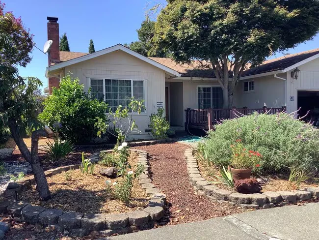 349 Brockhurst Dr Santa Rosa, CA 95401 photo 2