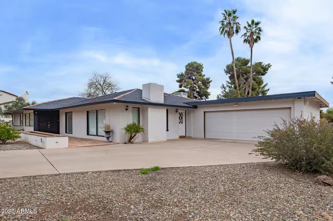 5401 E Exeter Blvd Phoenix, AZ 85018 photo 4