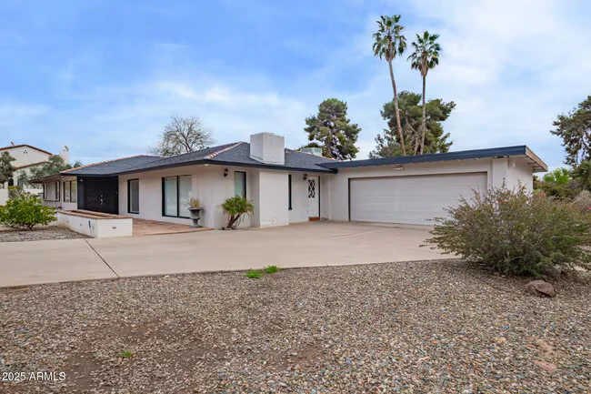 5401 E Exeter Blvd Phoenix, AZ 85018 photo 3
