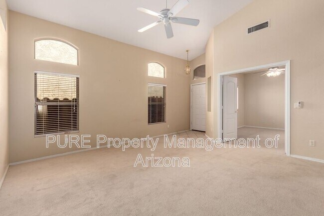 10652 W Coronado Rd Avondale, AZ 85392 photo 2