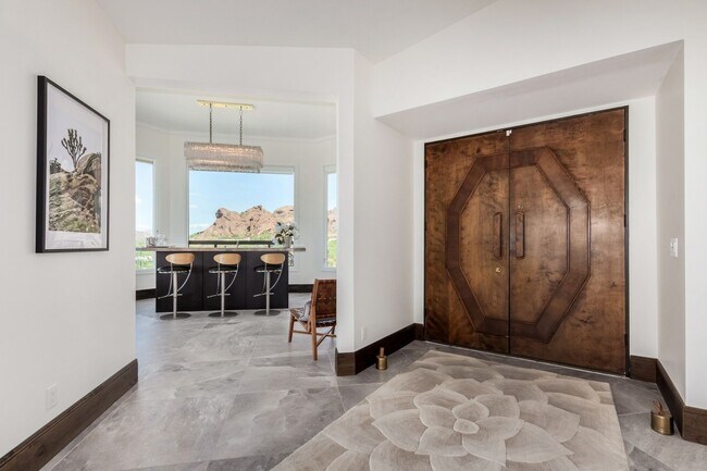 5655 Camelback Canyon Dr Phoenix, AZ 85018 photo 3