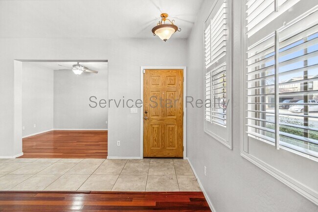 14553 W Cortez St Surprise, AZ 85379 photo 3