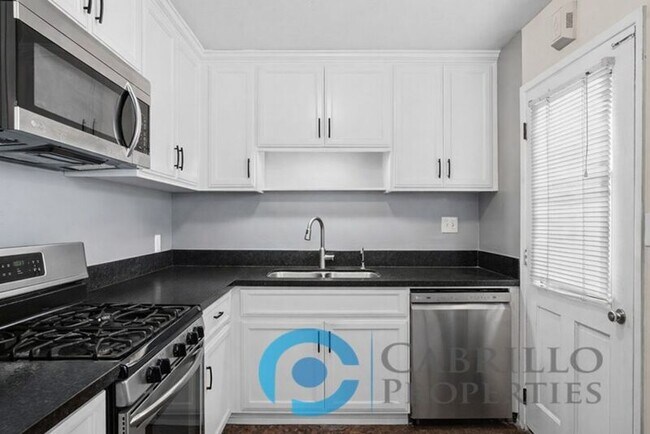 4330 Cleveland Ave San Diego, CA 92103 photo 2