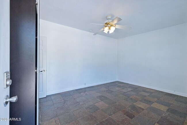 1611 E Cedar St photo 5
