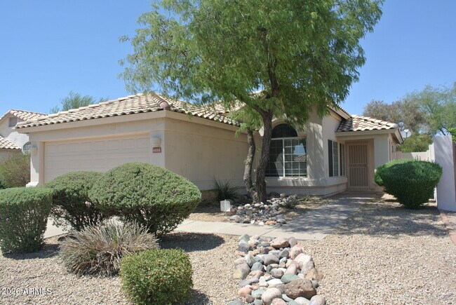 6814 W Louise Dr Glendale, AZ 85310 photo 3