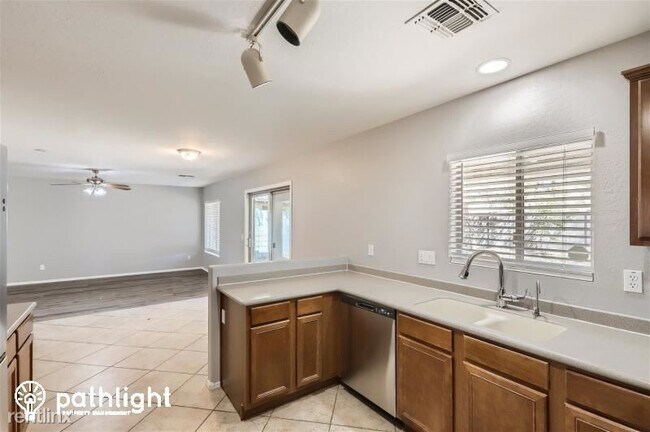 14921 N 172nd Ln Surprise, AZ 85388 photo 3