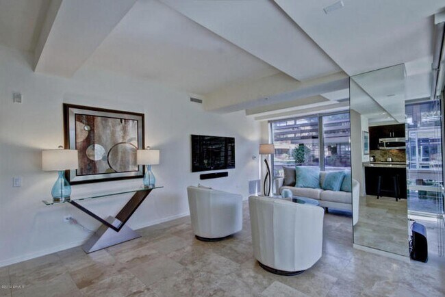 7131 E Rancho Vista Dr Scottsdale, AZ 85251 photo 2