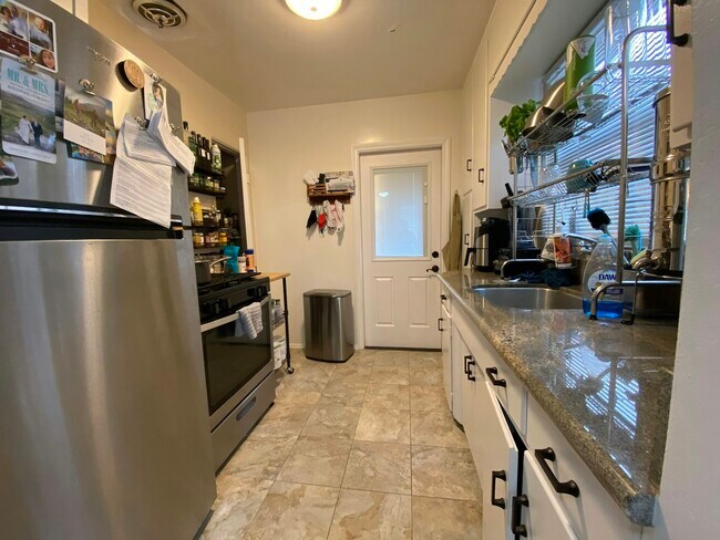3533 Juniper St San Diego, CA 92104 photo 2