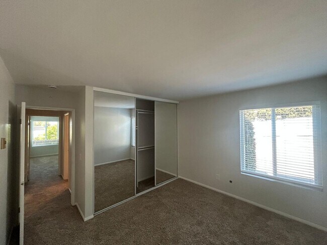 8026 Linda Vista Rd San Diego, CA 92111 photo 3