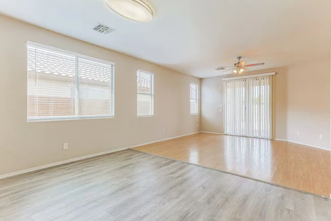 7905 S 73rd Ln Phoenix, AZ 85339 photo 4