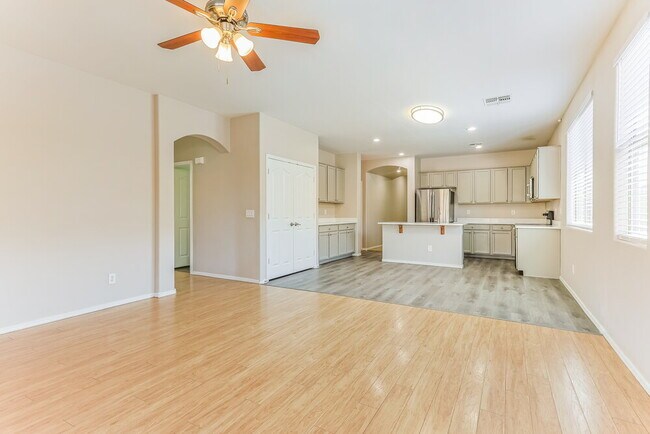 7905 S 73rd Ln Phoenix, AZ 85339 photo 5