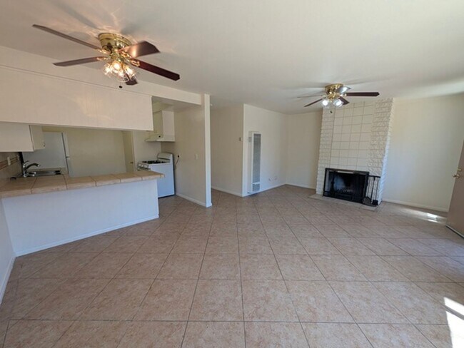 801 S Orange Ave photo 2