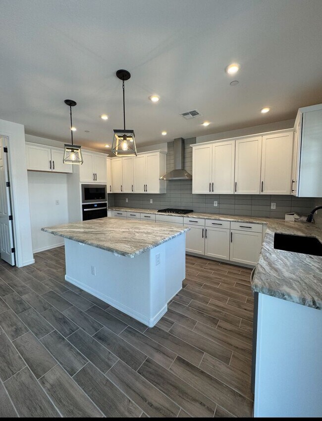 13258 W Eagle Feather Rd Peoria, AZ 85383 photo 3