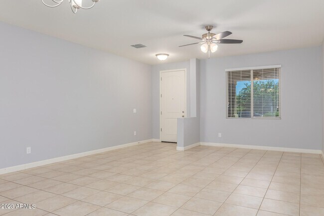 17186 W Lisbon Ln Surprise, AZ 85388 photo 3