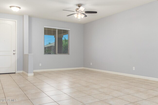 17186 W Lisbon Ln Surprise, AZ 85388 photo 4