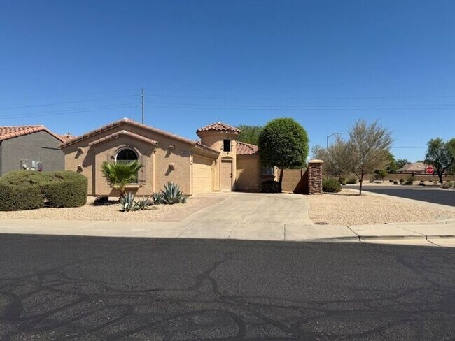 14838 W Shaw Butte Dr photo 4
