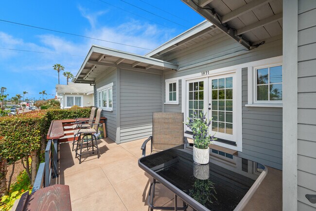 1971 Ebers St San Diego, CA 92107 photo 3