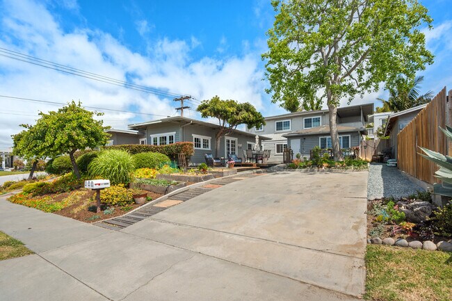 1971 Ebers St San Diego, CA 92107 photo 4