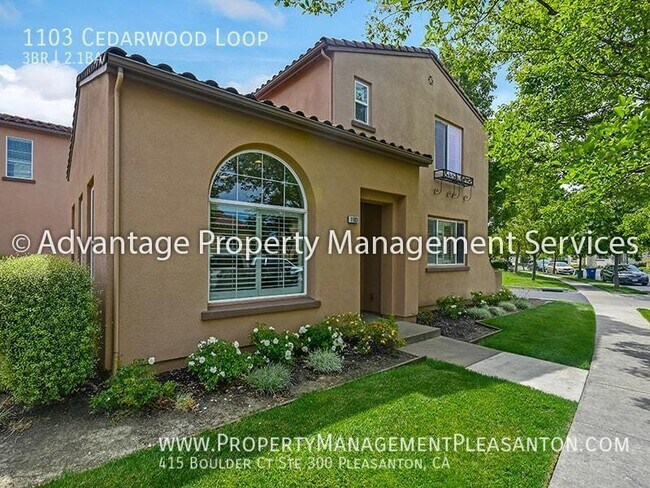 1103 Cedarwood Loop photo 2