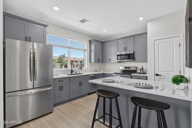 2601 E Clarendon Ave Phoenix, AZ 85016 photo 5