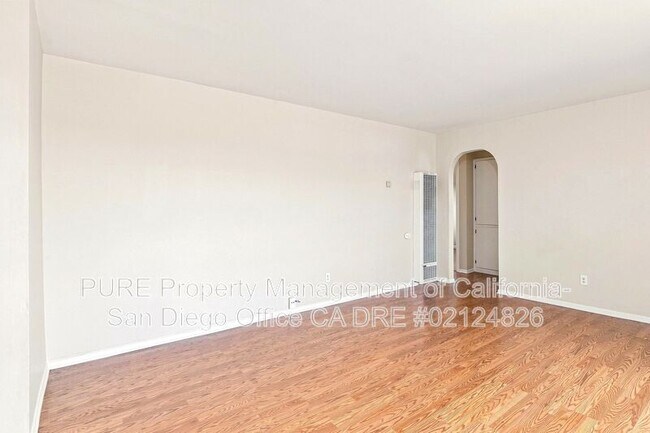 5059 Pelusa St San Diego, CA 92113 photo 4