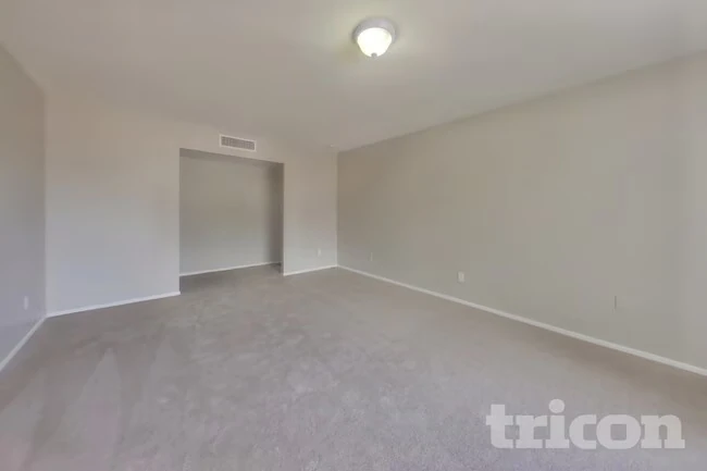 3849 W Poinsettia Dr Phoenix, AZ 85029 photo 4