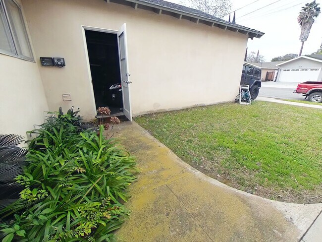 4865 Campanile Dr San Diego, CA 92115 photo 3