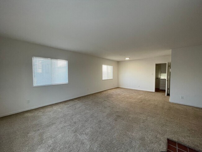 14984 Saturn Dr San Leandro, CA 94578 photo 4
