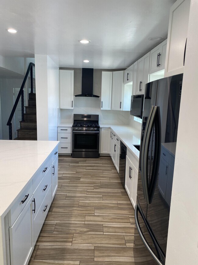 3022 Voltaire St San Diego, CA 92106 photo 4